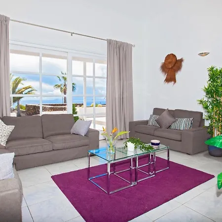 Villa Sleeps 8 With Pool Puerto Calero