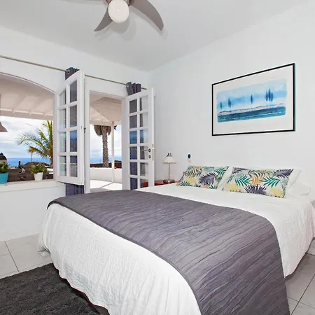 Sleeps 8 With Pool Villa